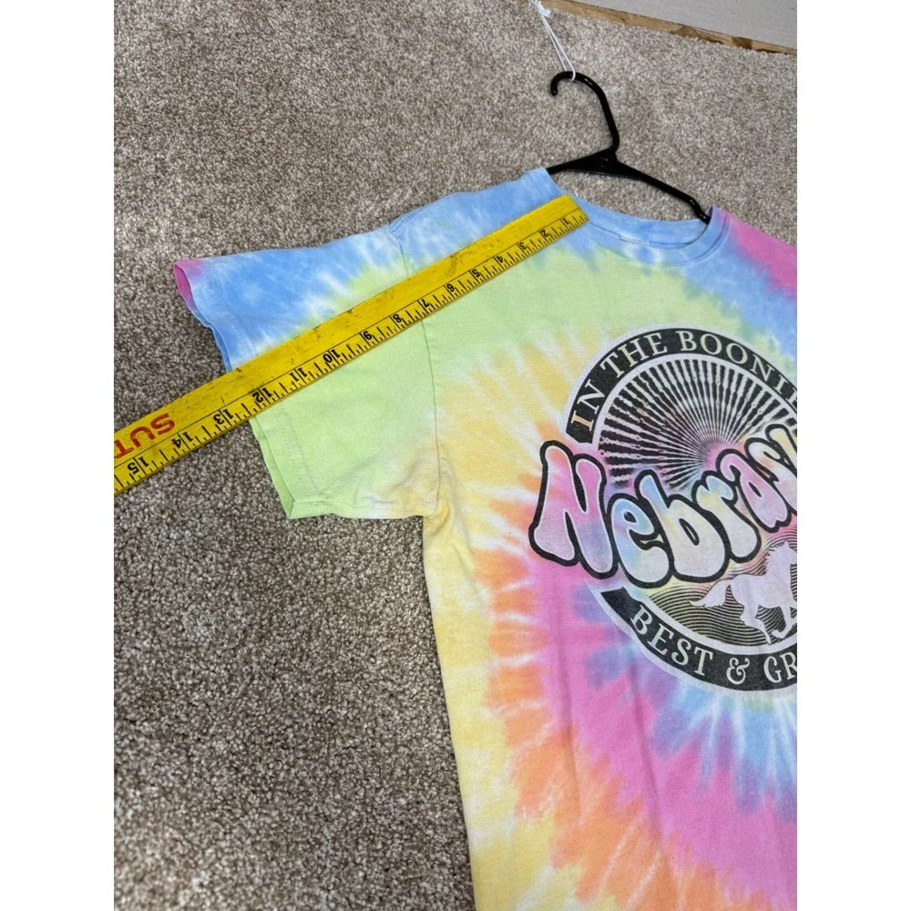 Nebraska In The Boonies Best Grooviest Tie Dye T-Shirt Mens M‎ Retro Americana